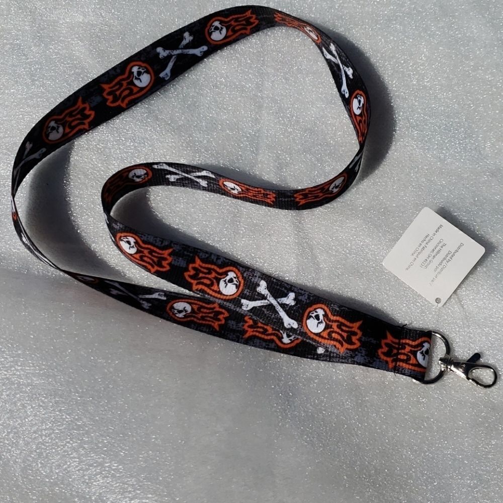𝅺lanyard Keychain Skull and Cross Bones 20"
